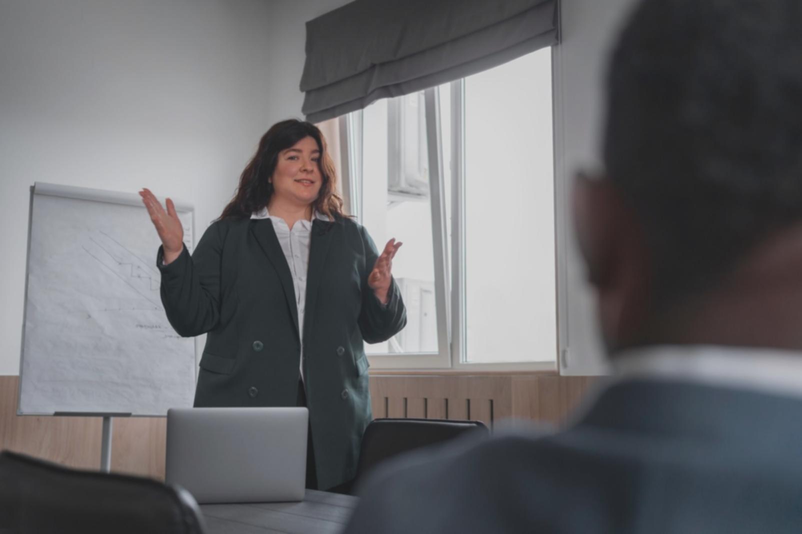 Session de formation en gestion financière avec participants